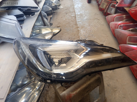 Opel Astra sağ ön far