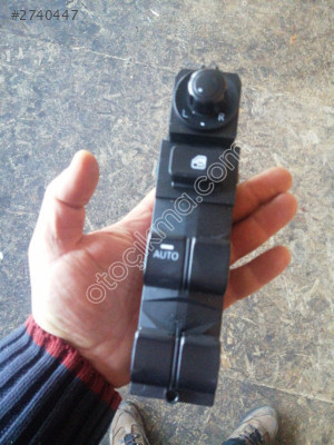 Mazda 3 Sol Cam Düğmesi