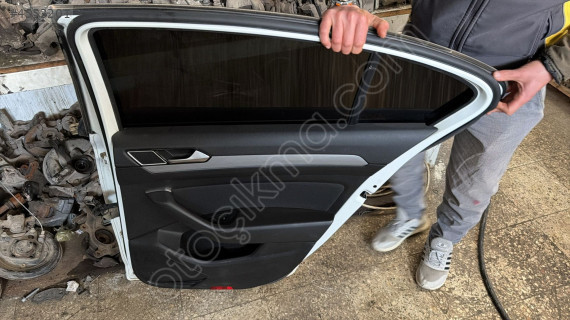 2015-20 MODEL VW PASSAT B8 SAĞ ARKA KAPI