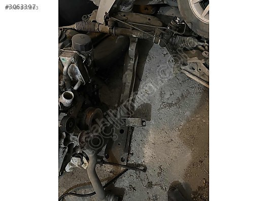 Nissan piremera alt travers