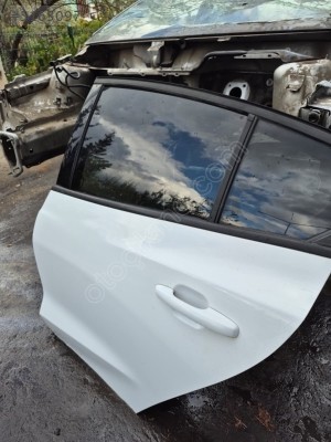 FORD FOCUS  4 SAĞ ARKA KAPI