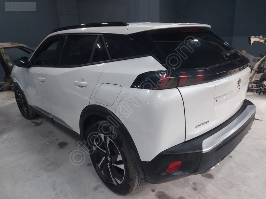 PEUGEOT 2008 HATASIZ DOLU ORİJİNAL BAGAJ KAPAĞI...MİL OTO