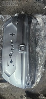 Honda Civic arka bagaj kapağı