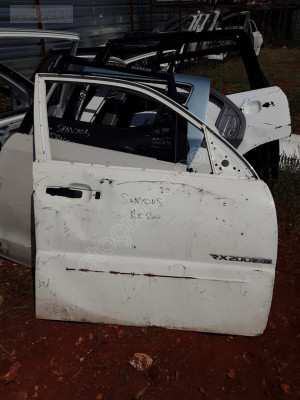 SSANGYONG REXTON  RX200 SAĞ KAPI