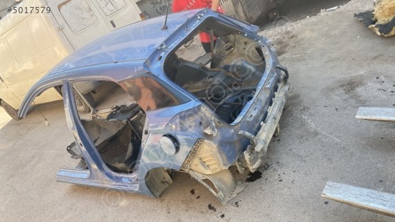 HYUNDAİ İ20 SOL ÇAMURLUK