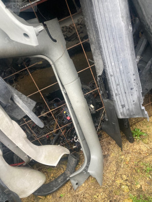 Renault kango sol ön kapı eşigi pilastigi