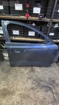 Ford Focus sağ ön kapı