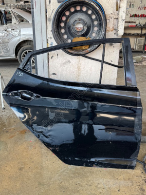 Hyundai i30 sağ arka kapı