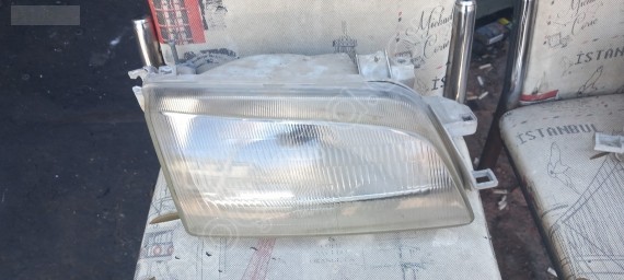 Toyota corona sağ ön far