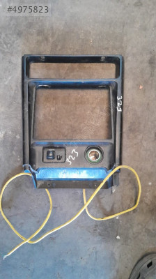 Mazda 323 teyp çerçevesi