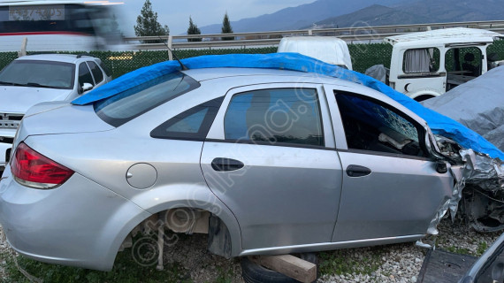 Fiat Linea depo kapağı