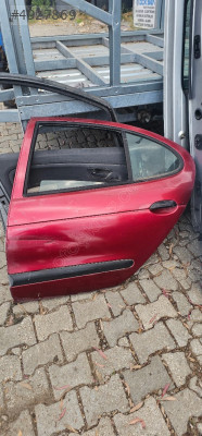 Megane 1 sol arka dolu kapı
