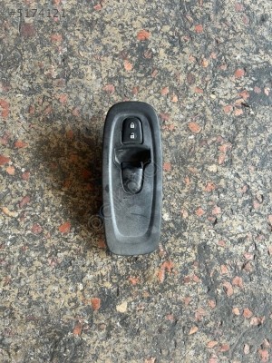 RENAULT KADJAR SAĞ ÖN KAPI CAM AÇMA DÜĞMESİ