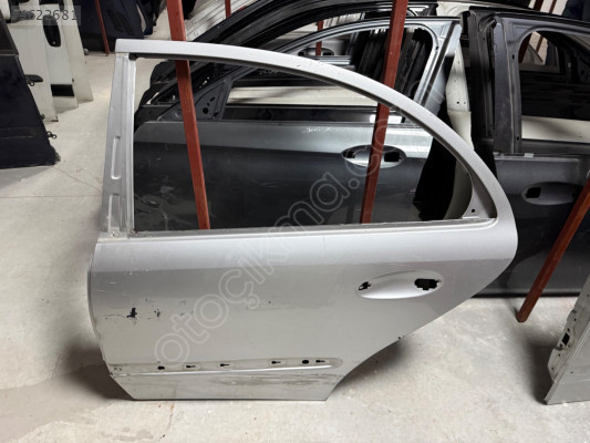 MERCEDES E SERİSİ W211 ÇIKMA ORİJİNAL SOL ARKA KAPI N2
