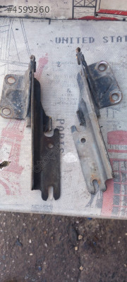 Mazda 626 ön kaput menteşesi