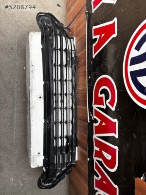 Opel Combo E Ön Tampon Orta Izgara 9818196480