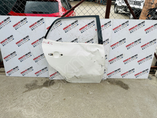 Toyota Auris sağ arka kapı (Çıkma hasarlı)