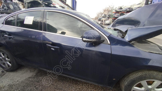 VOLVO S60 SAĞ ÖN KAPI 1.6 DİZEL 2012-2015