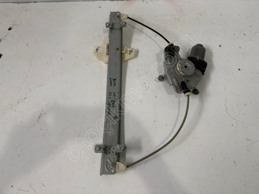 HYUNDAİ İ20 SOL ÖN KAPI CAM KRİKOSU