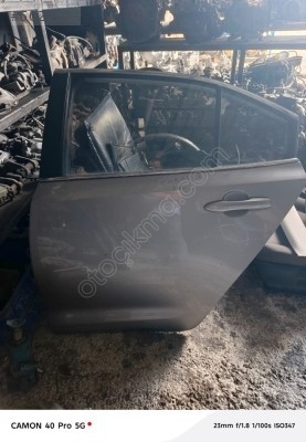 TOYOTA COROLLA SOL ARKA KAPI HATASIZ OTO FEDAİ