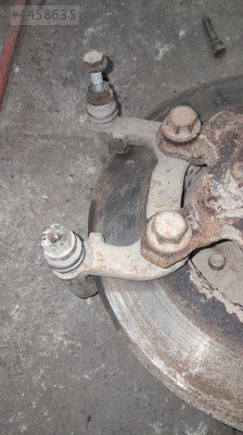 Renault megane1 arka sag sol kaliper tutucu