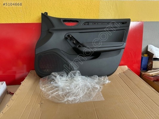 MEGANE 4 KAPI DÖŞEMESİ SAĞ 809000506R