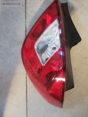 CORSA D SAĞ ARKA STOP LAMBASI