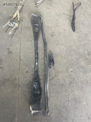 DACİA DUSTER ÖN CAM IZGARASI