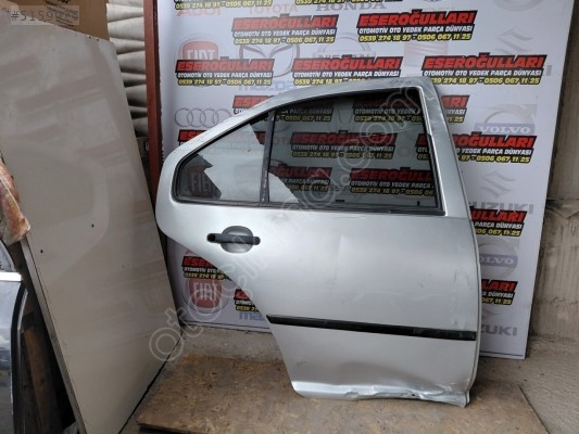 VOLKSWAGEN BORA SAĞ ARKA KAPI