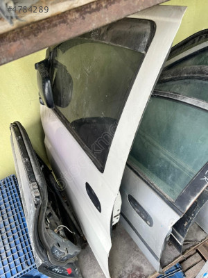 HYUNDAİ STAREX SOL ÖN KAPI