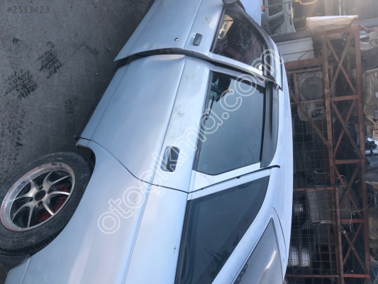Lada Vega sağ ön kapı