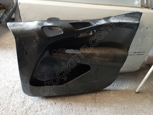 Ford Courier Sağ ön kapı döşemesi ET76 V23942 A
