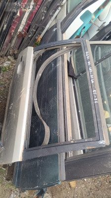 Audi 80 sağ arka kapı