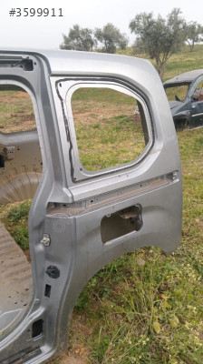 Opel ComboE  sol arka çamurluk komple