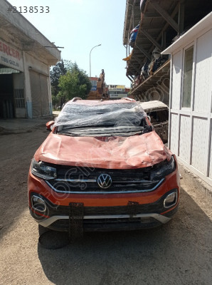 2022 VOLKSWAGEN T-CROSS ORJİNAL SOL ÖN KAPI