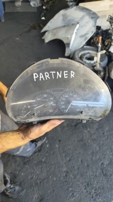 Pejo partner km saati
