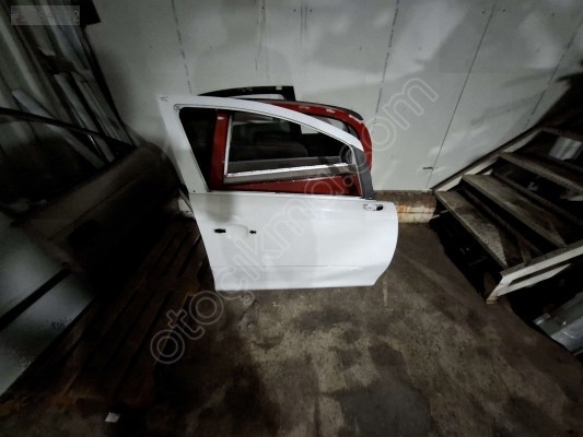 ÖZMEN OPEL CORSA D ÇIKMA SAĞ ÖN KAPI