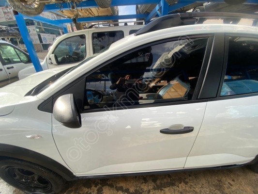 Dacia Sandero Sol Ön Kapı