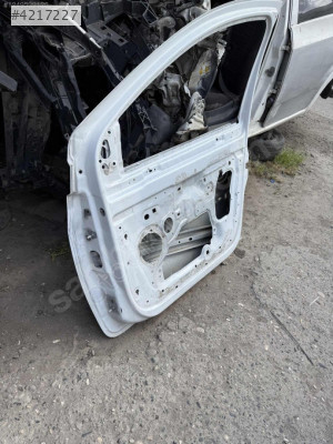 Clio 3 sağ ön kapı