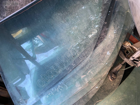 R21 sol ön kapı camı