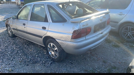 Ford escort sol arka kelebek camı