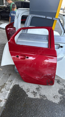Opel Corsa f sağ arka kapı