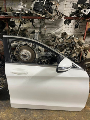 MERCEDES C200 SAĞ ÖN KAPI