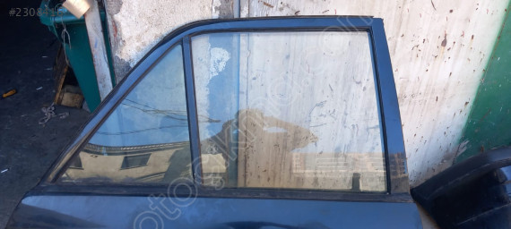 323 sağ arka kapı
