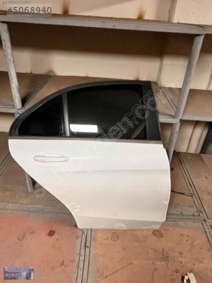 C200 MERCEDES W205KASA SAĞ ARKA KAPI