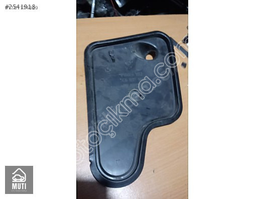 VOLKSWAGEN JETTA SAĞ KAPI ÖRTÜSÜ 5C6837916B