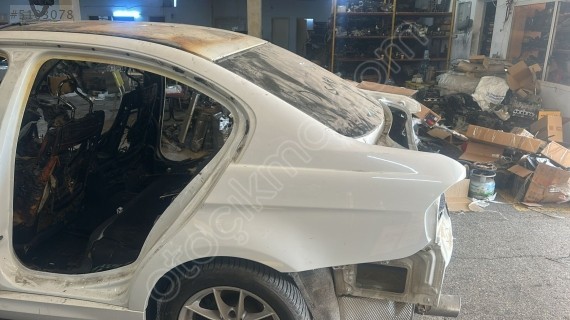 BMW 3 SERİSİ E90 SOL ARKA KOMPLE