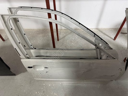 BMW 3 SERİSİ E46 ÇIKMA ORJİNAL SAĞ ÖN KAPI N2