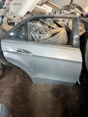 MERCEDES E SERİSİ W212 SAĞ ARKA KAPI