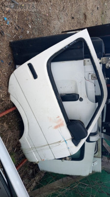 Toyota hiace sağ ön kapı